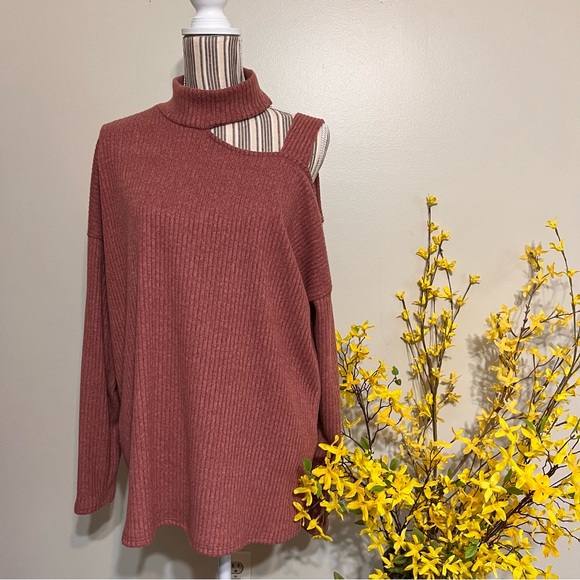 Vanilla Bay Heathered Burgundy Left Sleeve Cutout Long Sleeve Sweater - Size L - Picture 1 of 7